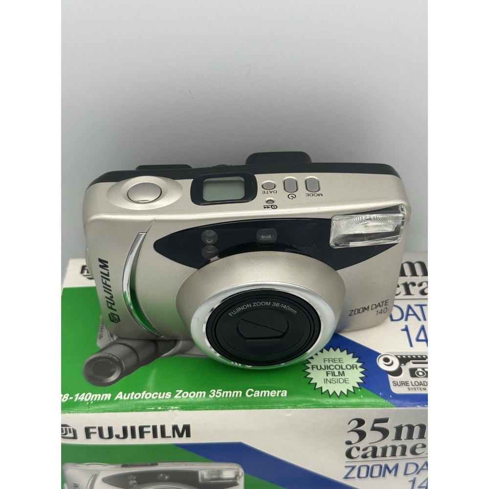 Vintage Fujifilm Zoom Date 140 Point Shoot 35mm Film Camera Silver Untested - Picture 2 of 7